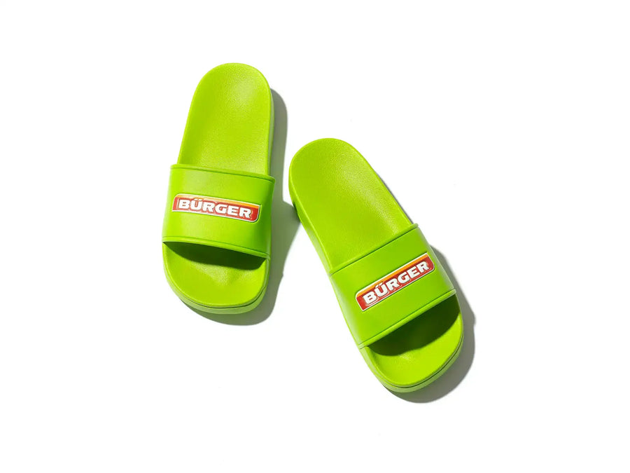 Zwei schwarze Wärmflaschen mit „BÜRGER“-Aufschrift und rotem „HUGO FROSCH“-Label auf weißem Grund.